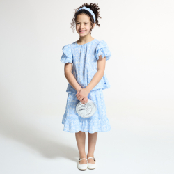 بلوزة مطبوع عليها بأكمام مكشكشة زرقاء اللون للفتيات